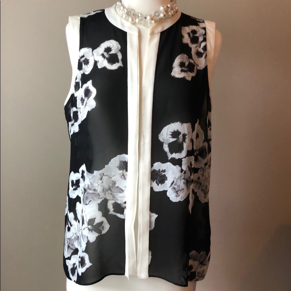 Ellen Tracy sleeveless floral top. Size L